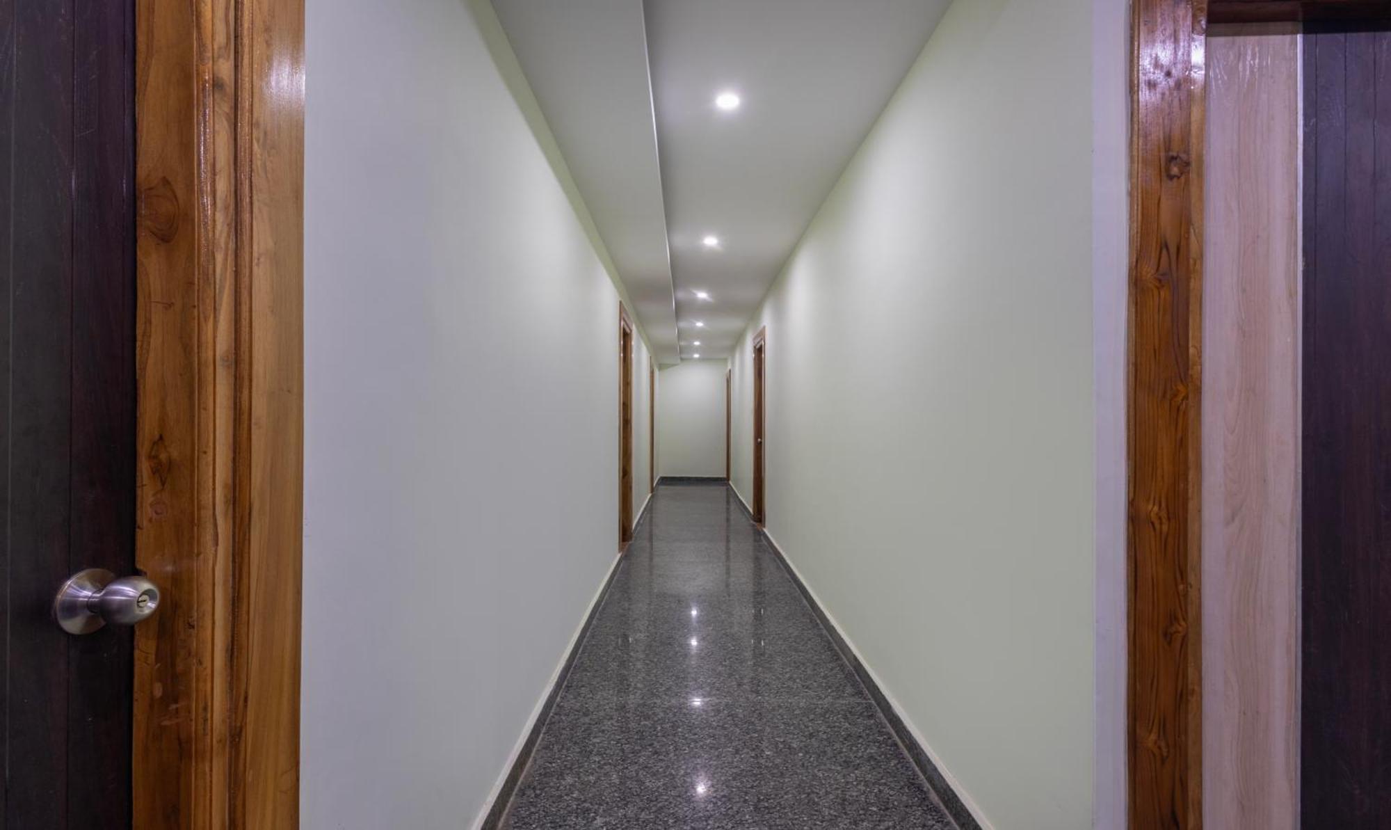 Hotel Treebo Shakuntalam, Near Lucknow Airport Exterior foto